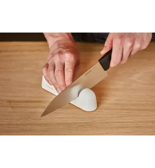 FISKARS FUNCTIONAL FORM 1014214 Ostrzałka do noży ROLL-SHARP / biała