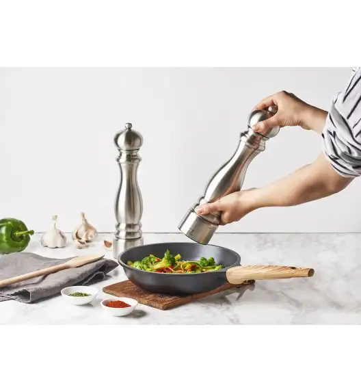 PEUGEOT CHEF Młynek do pieprzu 18 cm / stal nierdzewna INOX