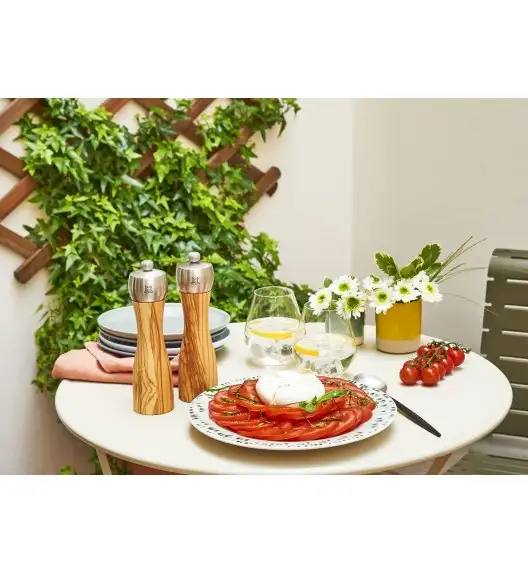 PEUGEOT FIDJI OLIVER Młynek do pieprzu 15 cm / drewno oliwne