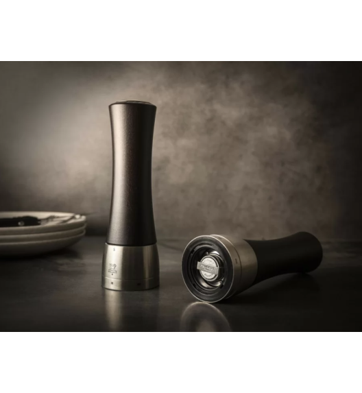 PEUGEOT MADRAS Młynek do pieprzu 21 cm / czekoladowy / drewno + stal nierdzewna