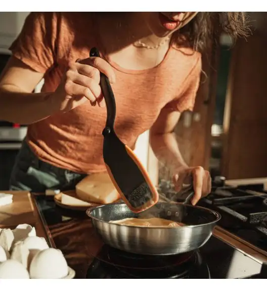 FISKARS FUNCTIONAL FORM 1027300 Szpatułka kuchenna 32,5 cm / tworzywo sztuczne