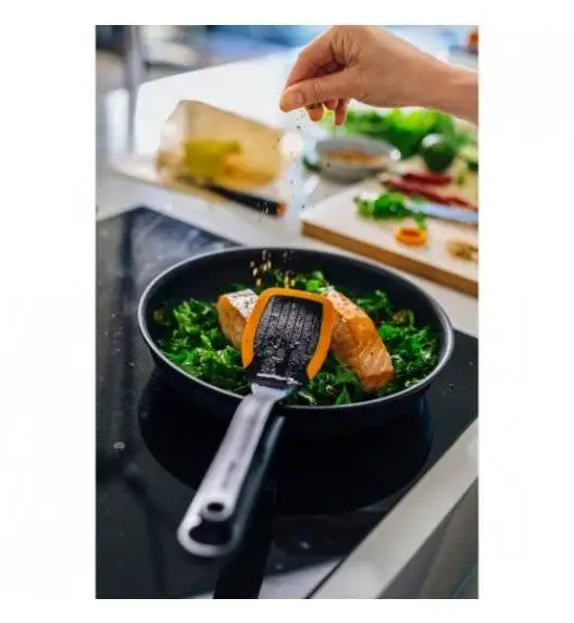 FISKARS FUNCTIONAL FORM 1027300 Szpatułka kuchenna 32,5 cm / tworzywo sztuczne