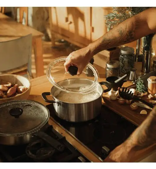 FISKARS FUNCTIONAL FORM 1027301 Łyżka do makaronu 30 cm / tworzywo sztuczne