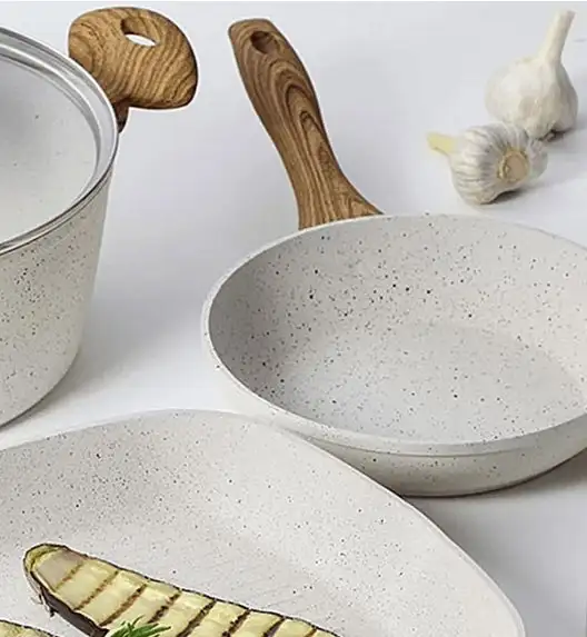 AMBITION NATURE Patelnia z powłoką nieprzywierającą Ø20 cm + pokrywka uniwersalna 20 cm / indukcja