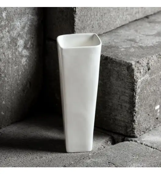 AMBITION FALA / KUBIKO Wazon 16,5 cm / Porcelana 