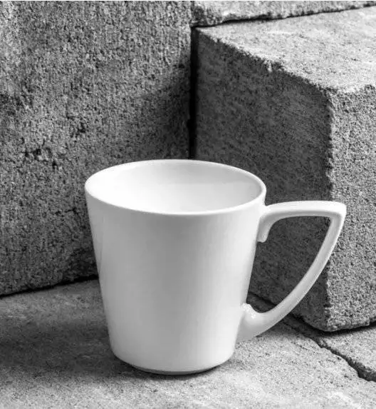 AMBITION FALA / KUBIKO Filiżanka skośna 220 ml 