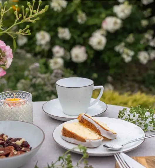 LUBIANA BOSS 6630U Serwis obiadowo - kawowy 90 el / 18 osób / budyniowy / porcelana ręcznie malowana