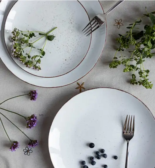 LUBIANA BOSS 6630U Serwis obiadowy 54 el / 18 osób / budyniowy / porcelana ręcznie malowana