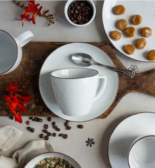 LUBIANA BOSS 6630U Serwis obiadowo - kawowy 36 el / 6 osób / budyniowy / porcelana ręcznie malowana