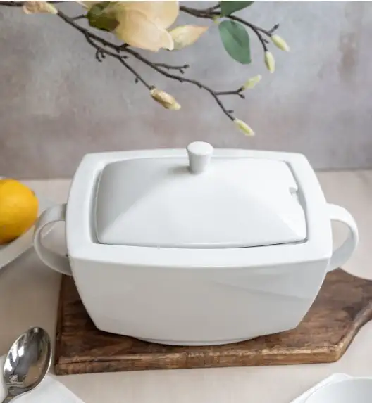 LUBIANA VICTORIA Waza na zupę 2,7 l + pokrywka / porcelana