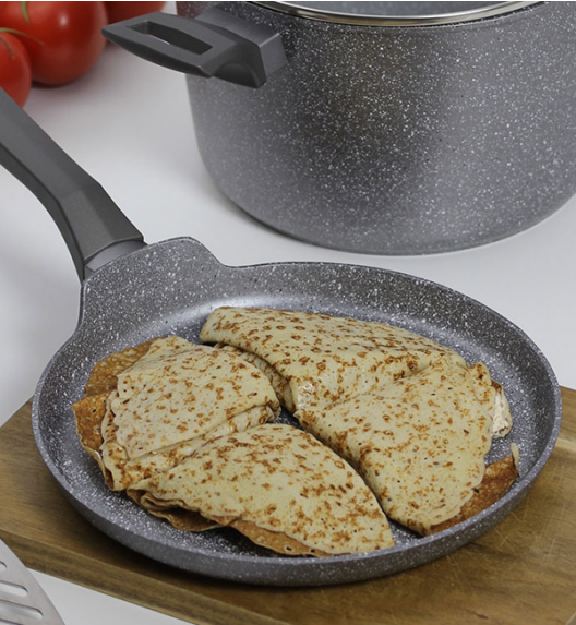 AMBITION SILVERSTONE Komplet patelni 20, 28 cm + pokrywki uniwersalne +patelnia naleśnikowa / powłoka Qalum Basic Stone Edition