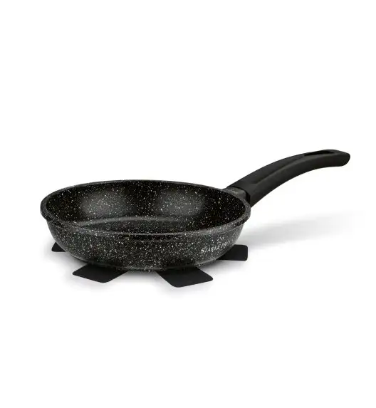 STARKE PRO CHELSEA Patelnia z powłoką nieprzywierającą 20 cm + podkładka / Greblon® C3