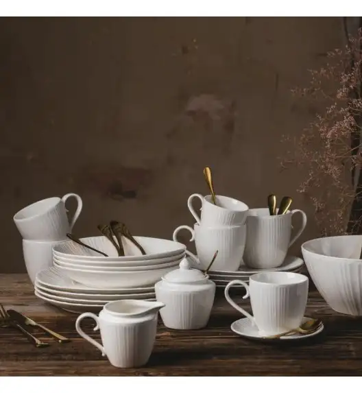 AMBITION PERLA Mlecznik 260 ml / porcelana