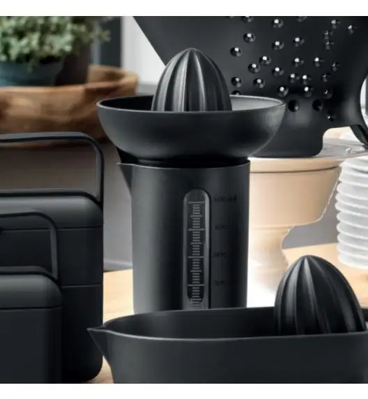 BLIM PLUS Wyciskarka do cytrusów z dzbankiem 0,5 l czarna / produkt innowacyjny