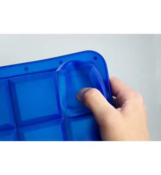 LURCH ICE FORMER Foremka na lód / 12 dużych kostek / silikon platynowy / FreeForm