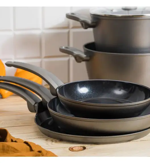 AMBITION VERSO Patelnia tradycyjna 20 cm / powłoka Qualum Ceramic / indukcja