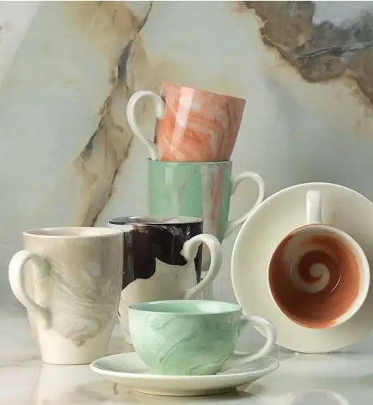 WYPRZEDAŻ! KUTAHYA LIMA HYPNOSE Komplet 2 kubków 240 ml czerwony / porcelana