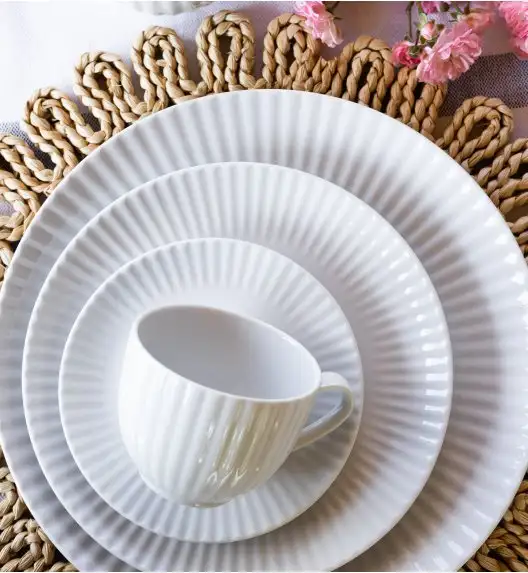 LUBIANA DAISY Serwis obiadowo - kawowy 12 osób / 88 elementów | biała porcelana