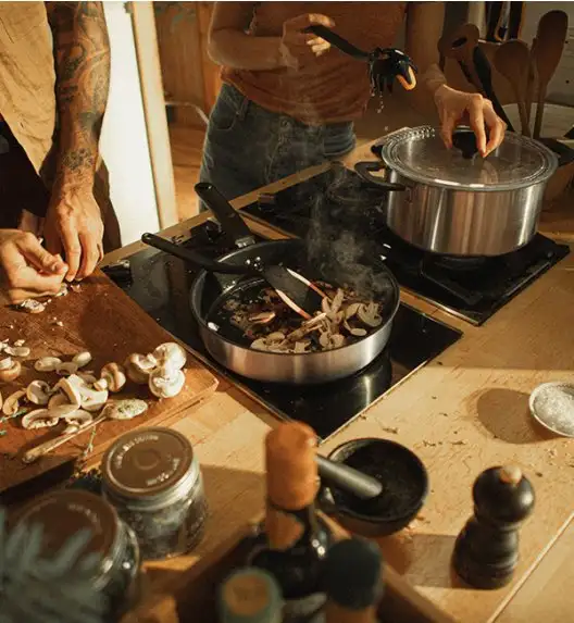 FISKARS FUNCTIONAL FORM 1072314 Patelnia szefa 26 cm z pokrywką / powłoka Ceratec™