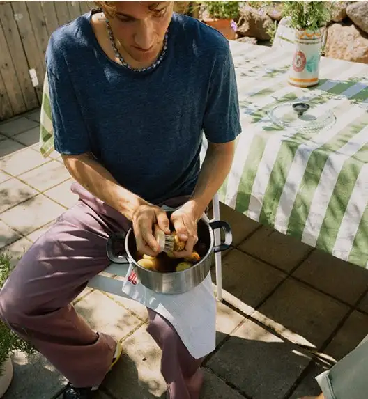 FISKARS FUNCTIONAL FORM 1072316 Garnek 3 l z pokrywką / stal nierdzewna