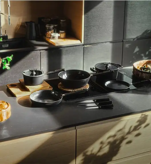 FISKARS HARD FACE Komplet patelnie 20, 24, 28 cm + pokrywki TADAR / powłoka Ceratec™ Superior