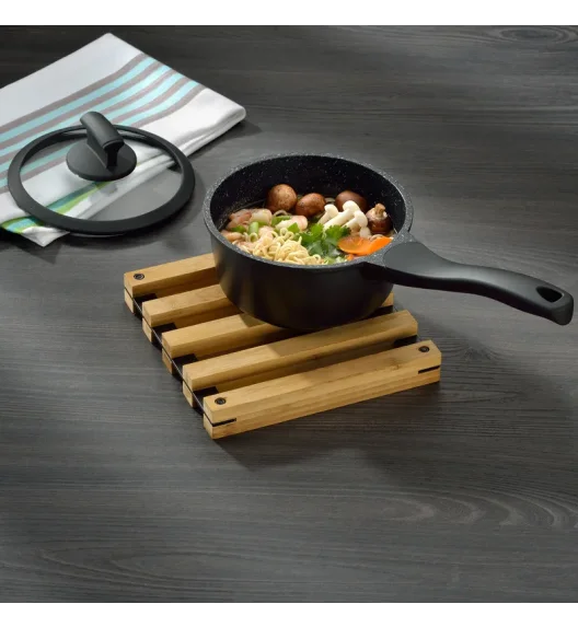 KELA | Kiril | podkładka pod gorące naczynia, bambus/metal, 20 x 20 x 3 cm