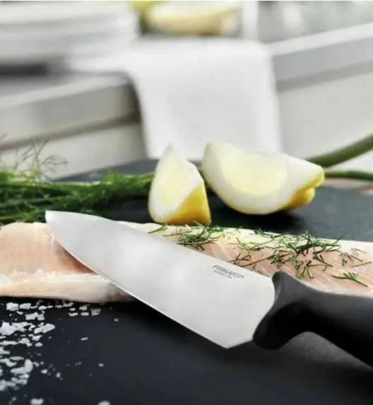 FISKARS ESSENTIAL Komplet 5 noży kuchennych (Szefa + do obierania + do chleba) w pudełku