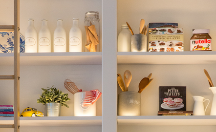 Mini spiżarnia w kuchni. Jak ją zrobić krok po kroku?