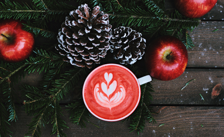 Jak nakryć stół na wigilię? 5 praktycznych wskazówek