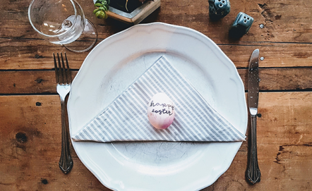 Dekorujemy stół na Wielkanoc