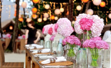 Aranżacja stołu na przyjęcie – jak się wyróżnić?