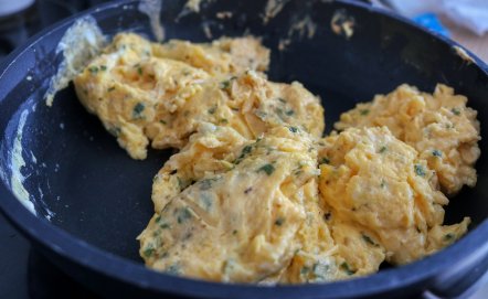 Jaka patelnia do jajecznicy? Zbiór praktycznych porad