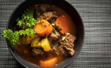 Eintopf – przepis na niemiecki jednogarnkowiec z warzywami i mięsem