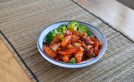 Kurczak General Tso – przepis na słodko-pikantne danie chińskie