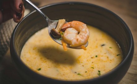 Tajska zupa z krewetkami i mlekiem kokosowym (Tom Yum)
